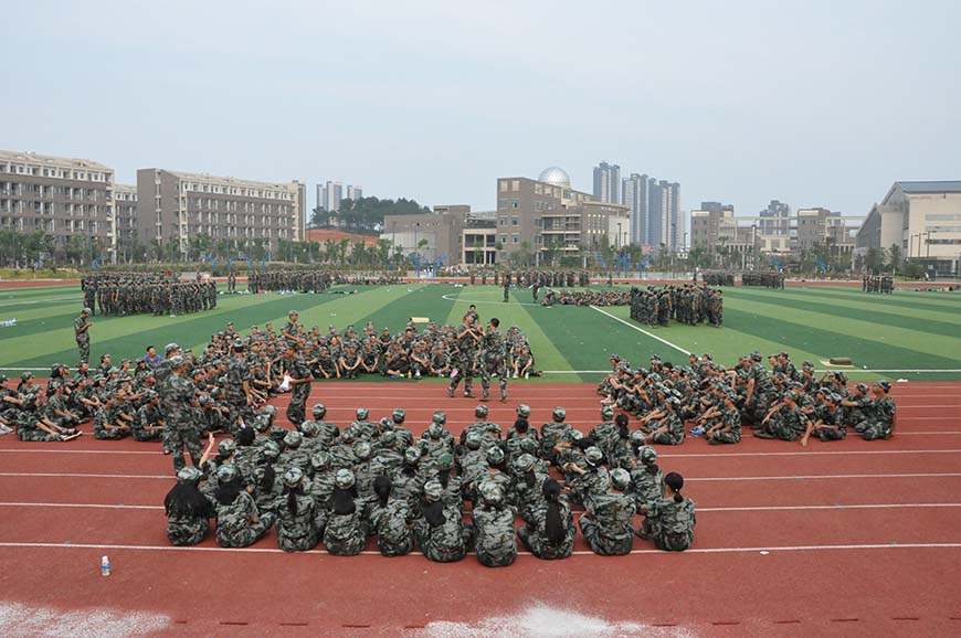 小孩厌学叛逆学校综合评估